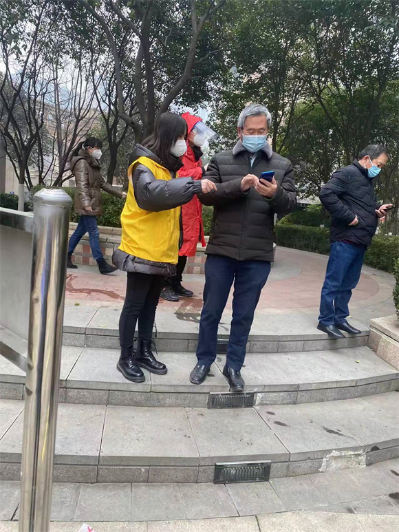 黑倩.jpg